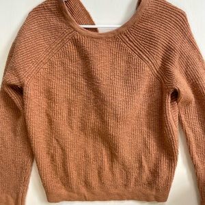 Sweater with knotted/bow back